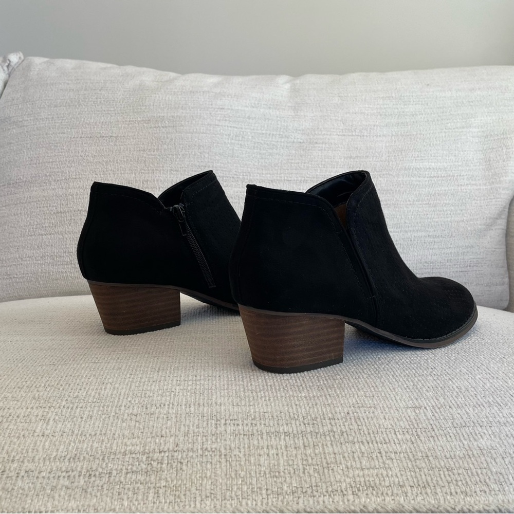 Fergie Black Ankle Booties with Wooden Heel and Zipper - Picture 12 of 12
